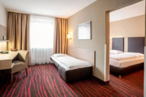 Triple Room Hotel Room in Munich. Hotel Europäischer Ho Munich City Centre at Central Station Munich