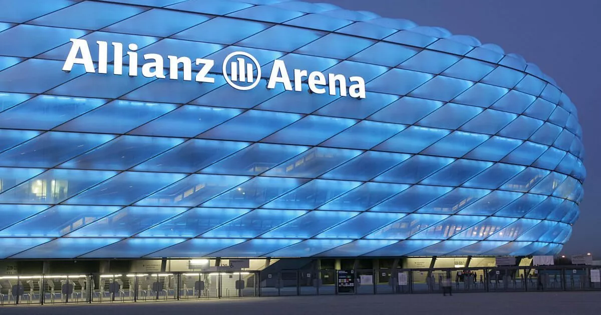 Allianz Arena München blau angeleuchtet - NFL 2024